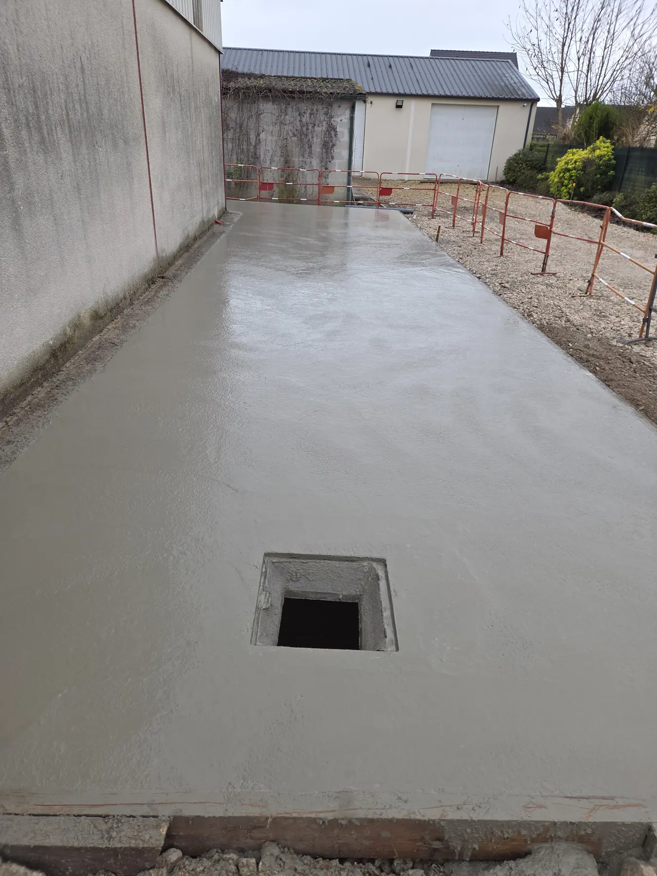 Finition d’une dalle béton, réalisation DCP Constructions à Sens et dans l’Yonne