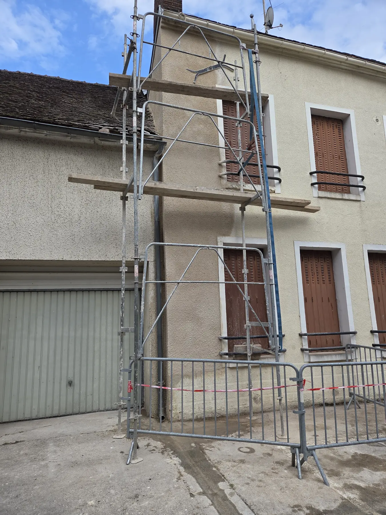 Travaux de rénovation de façade, réalisation DCP Constructions à Sens et dans l’Yonne