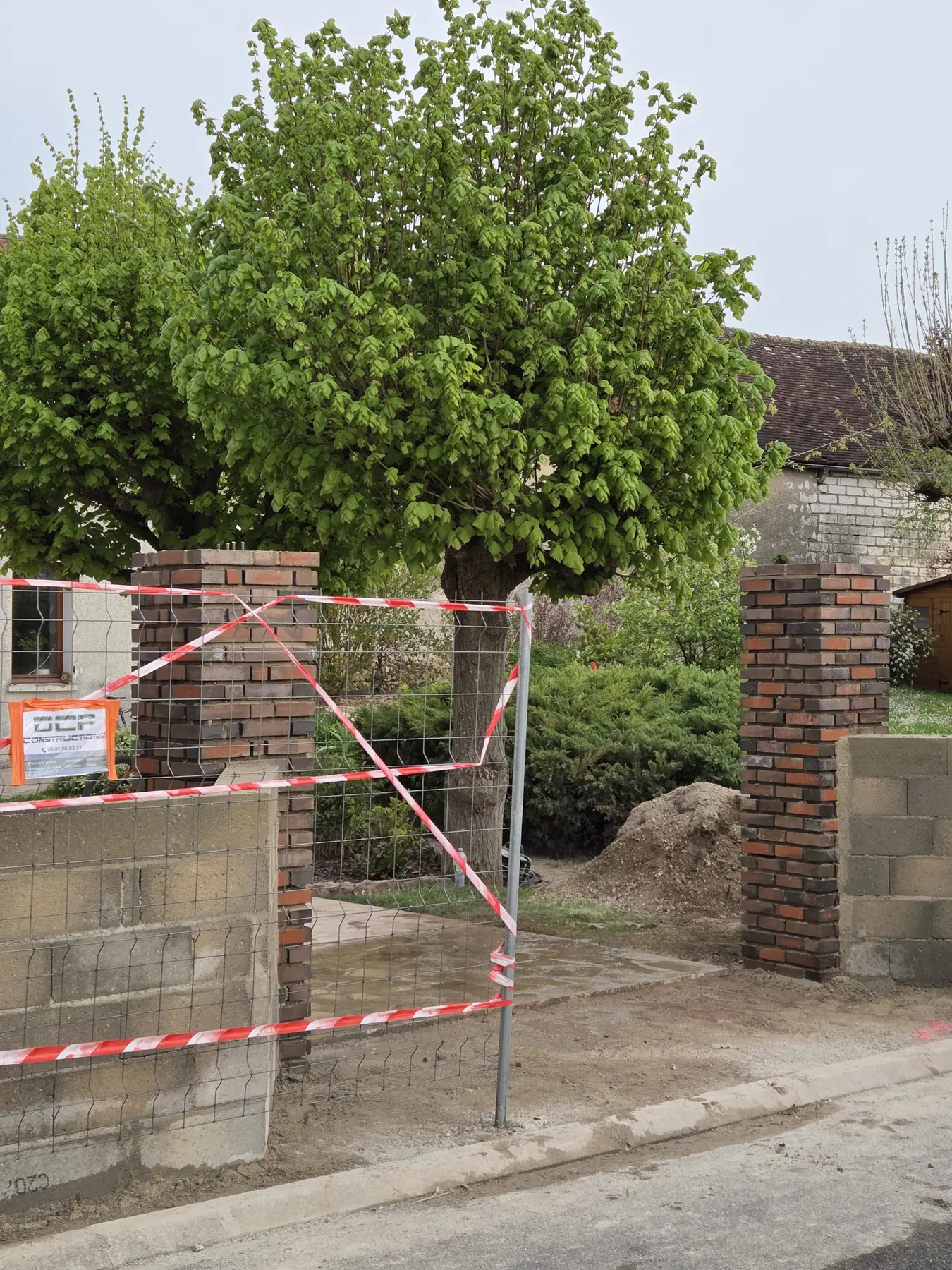 Construction d’un mur et de piliers, réalisation DCP Constructions à Sens et dans l’Yonne