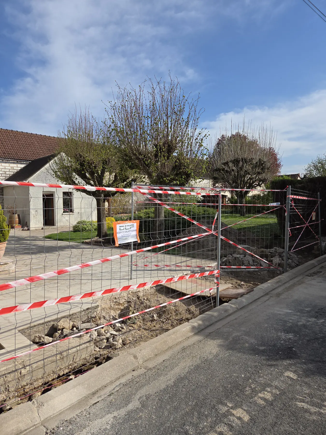 Fondations et préparation d’un muret, réalisation DCP Constructions à Sens et dans l’Yonne