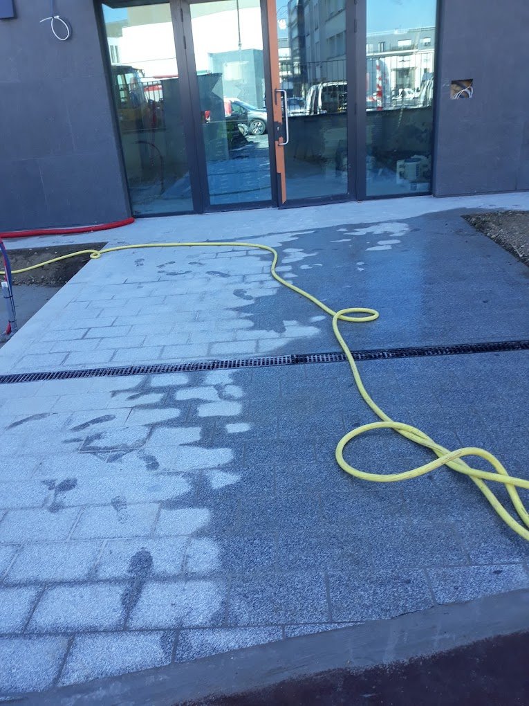 Réalisation DCP Constructions : aménagement extérieur (cour / accès / allée)